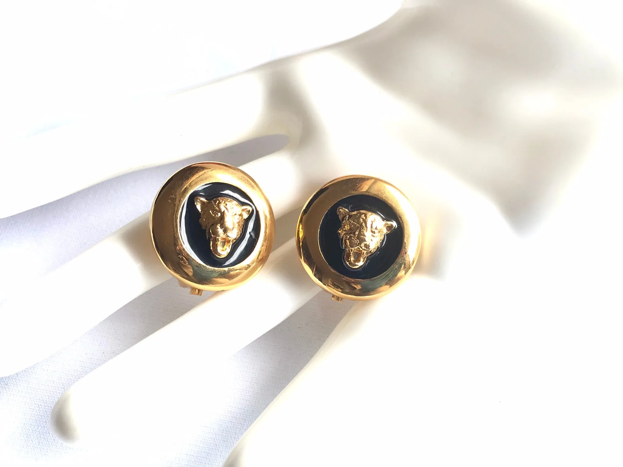 Vintage ESCADA golden and black frame jaguar head earrings. Beautiful vintage jewelry. 050320r21