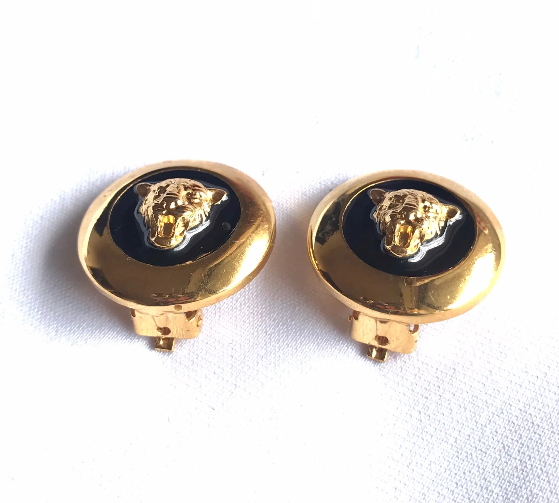 Vintage ESCADA golden and black frame jaguar head earrings. Beautiful vintage jewelry. 050320r21