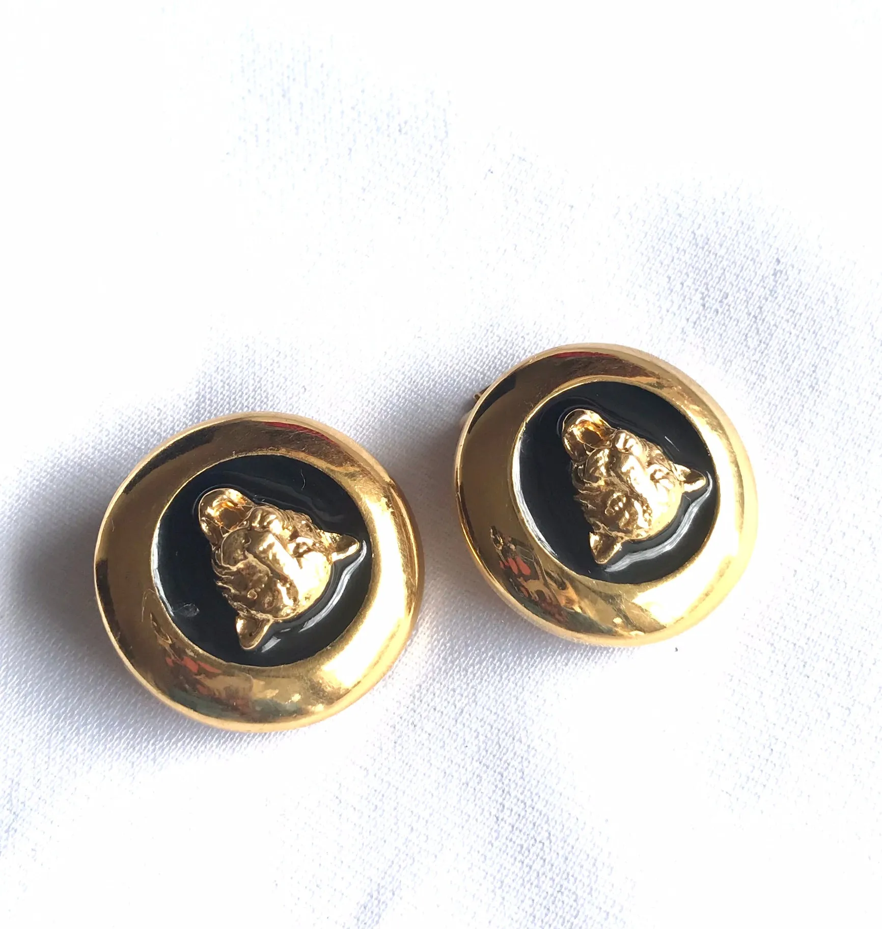 Vintage ESCADA golden and black frame jaguar head earrings. Beautiful vintage jewelry. 050320r21